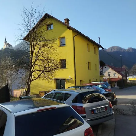 Dogs Baronesse Pasja Grofica Apartment Idrija